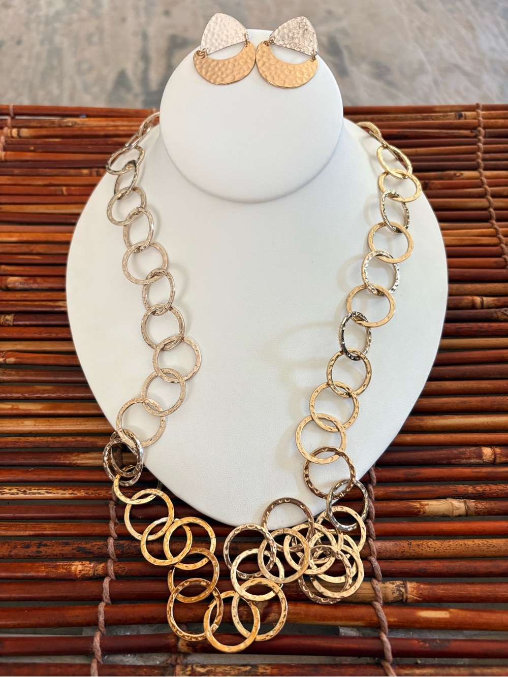 Hammered Gold-Tone Interlocking Circle Necklace with Matching Earrings